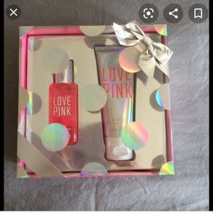 ISO LOVE PINK FRAGRANCE GIFT SET